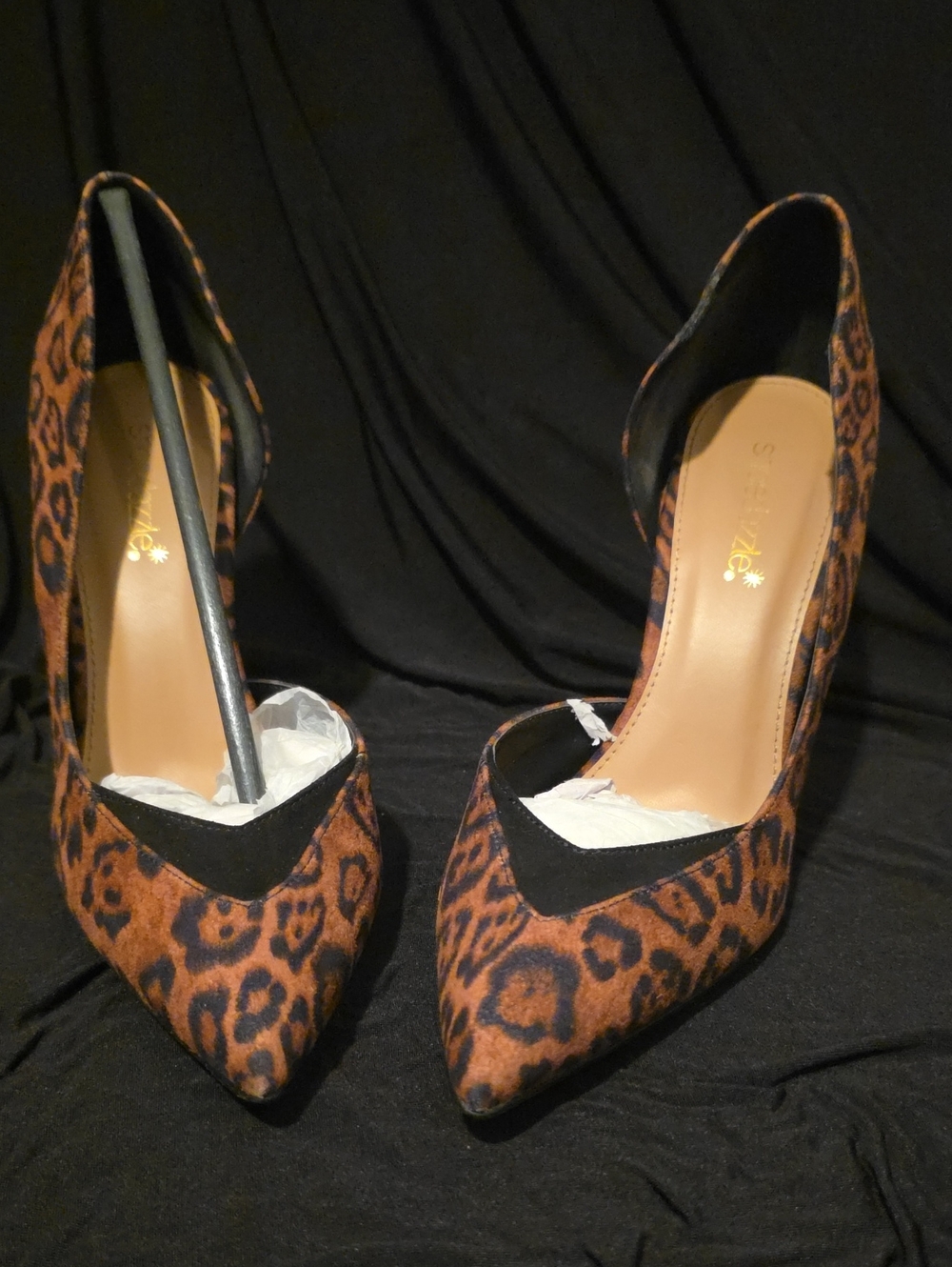 Leopard Print Pointed-Toe Women’s Pumps
